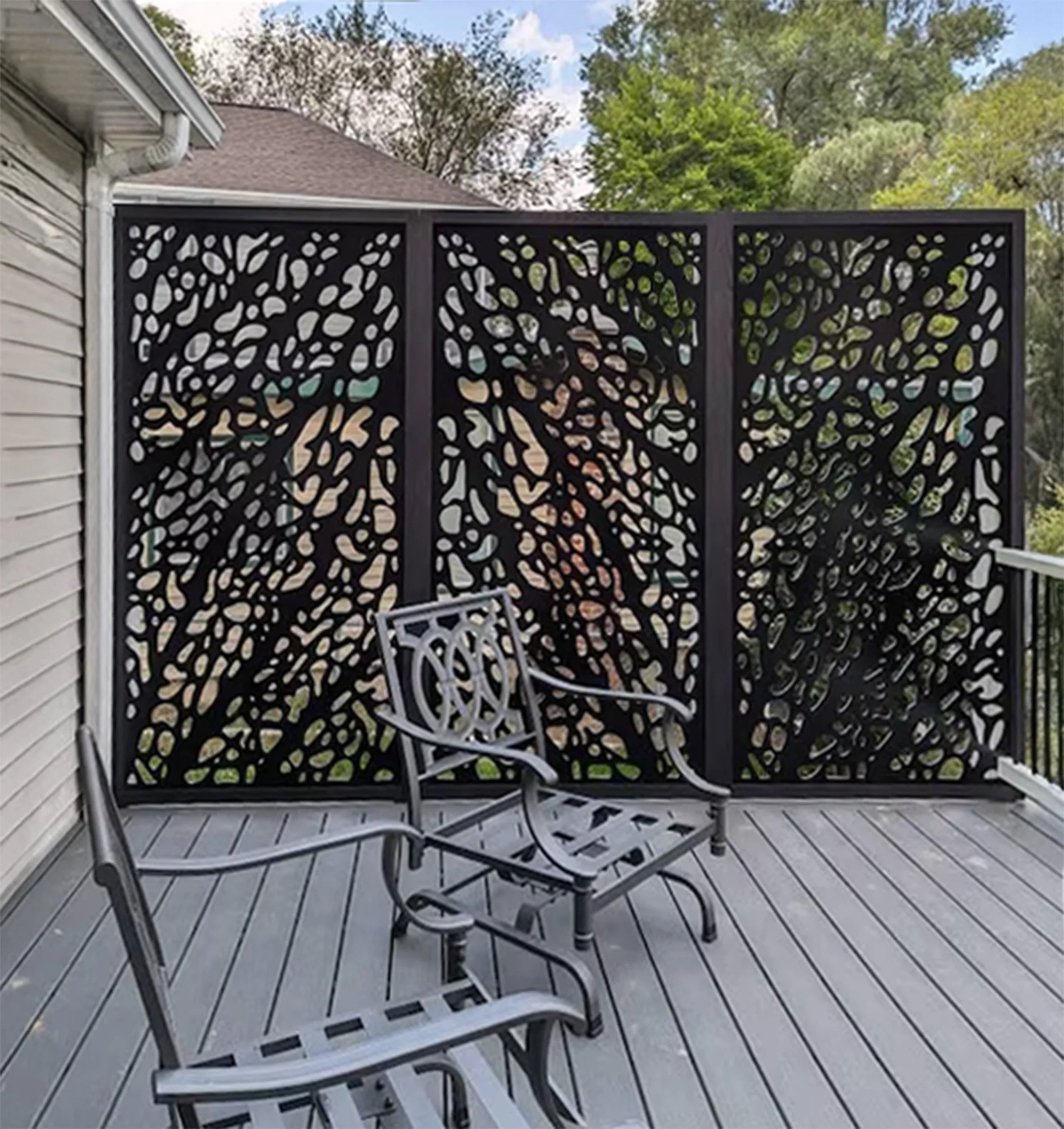 Decorative outdoor screen with a natural pattern on a deck