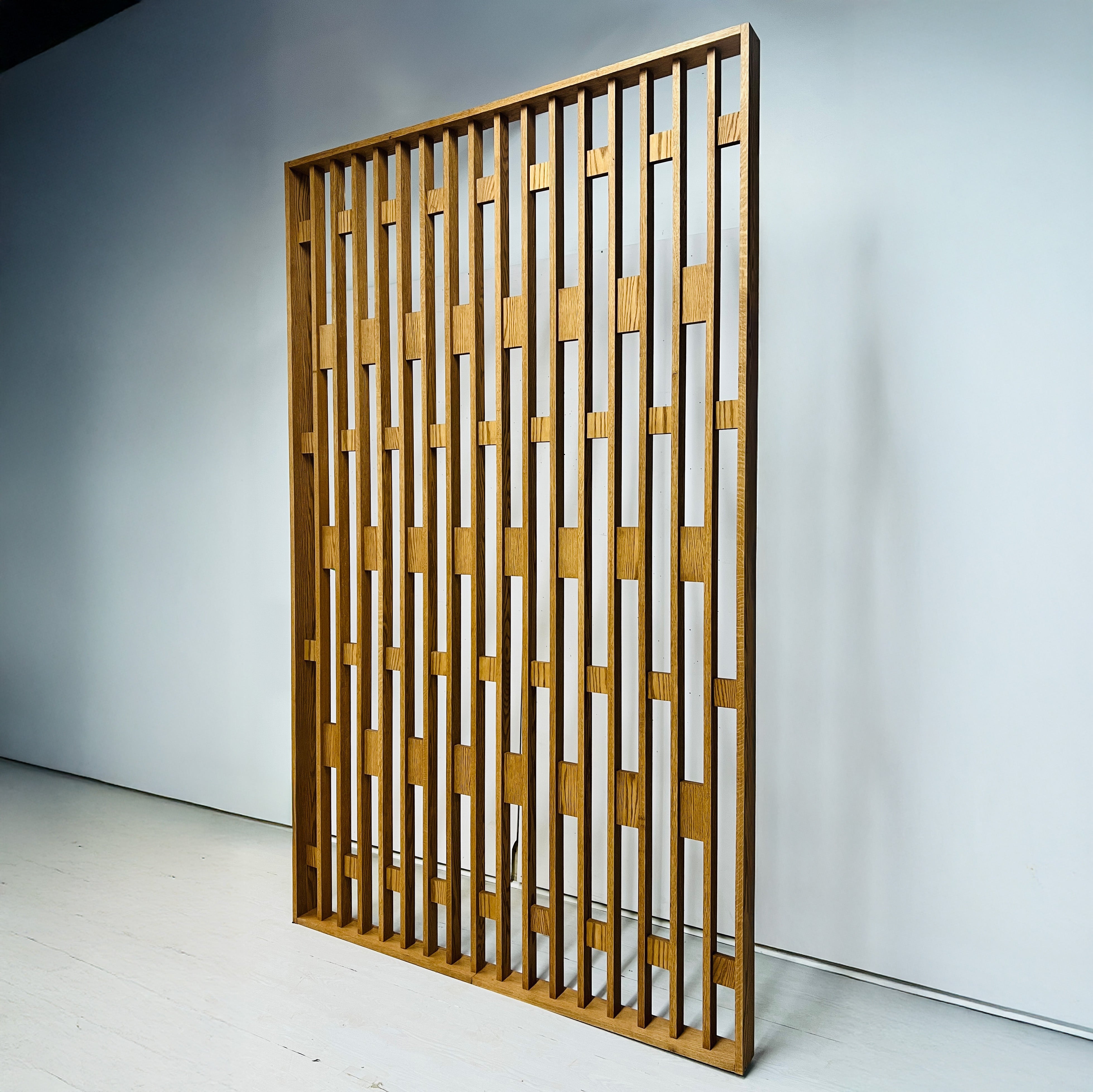 Divisores de listones de madera giratorios de piso a techo