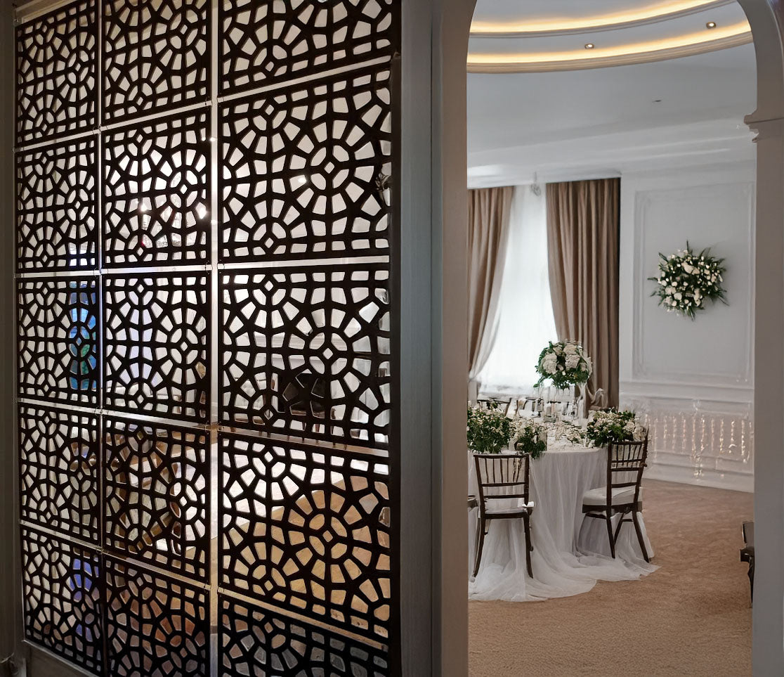 How to Decorate a Stunning Room Divider for a Wedding with Style