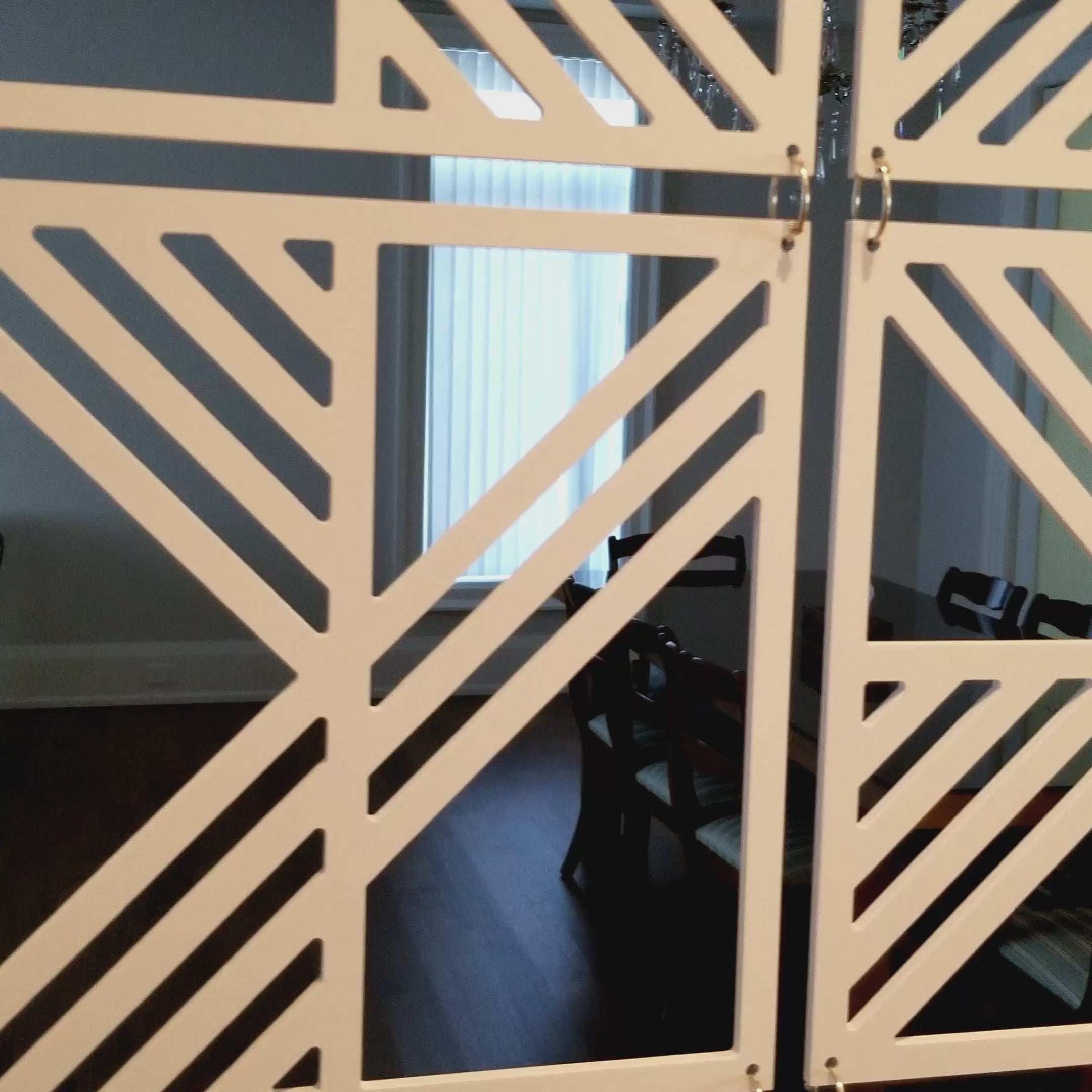 فاصل معلق، شاشات خصوصية معلقة من مادة البولي فينيل كلوريد